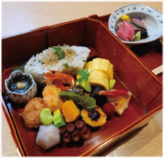 食の玉手箱（2段弁当）